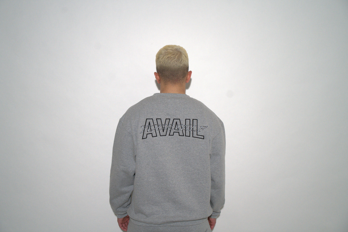 AVAIL YOURSELF SWEATSHIRT - GRÅ